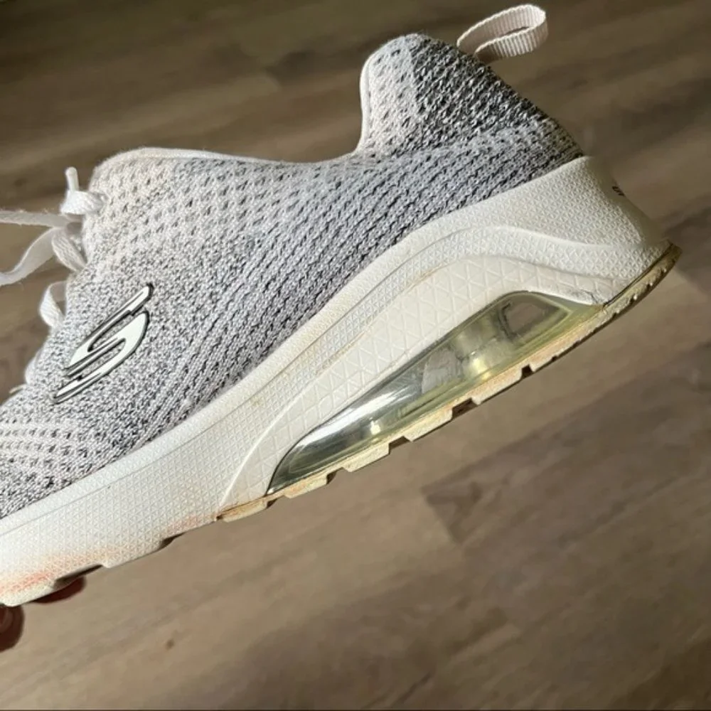 Skechers Women’s Skech Air Extreme Running Sneakers in Grey and White Size 9.5